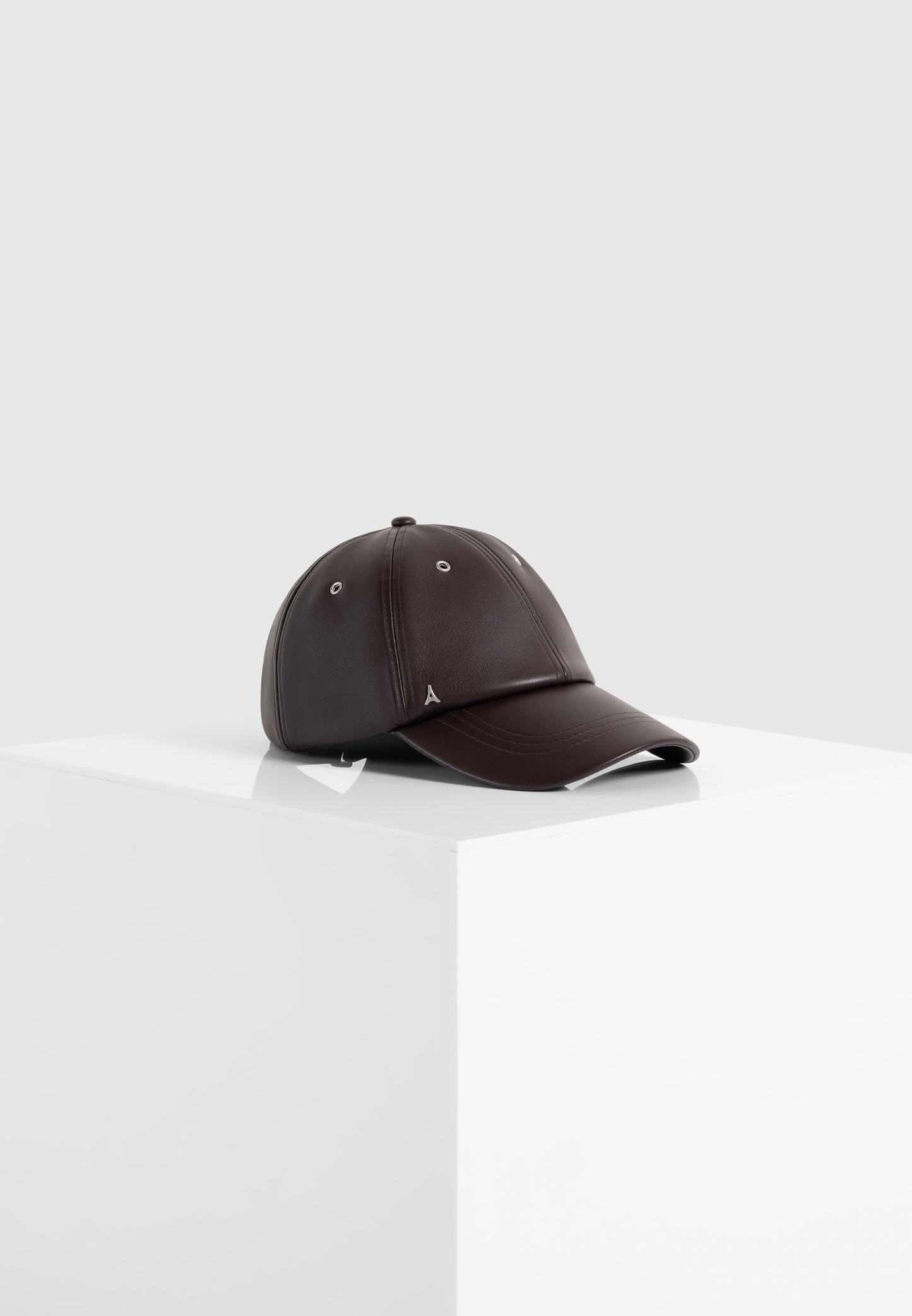 Lou - Leather Cap - Brown