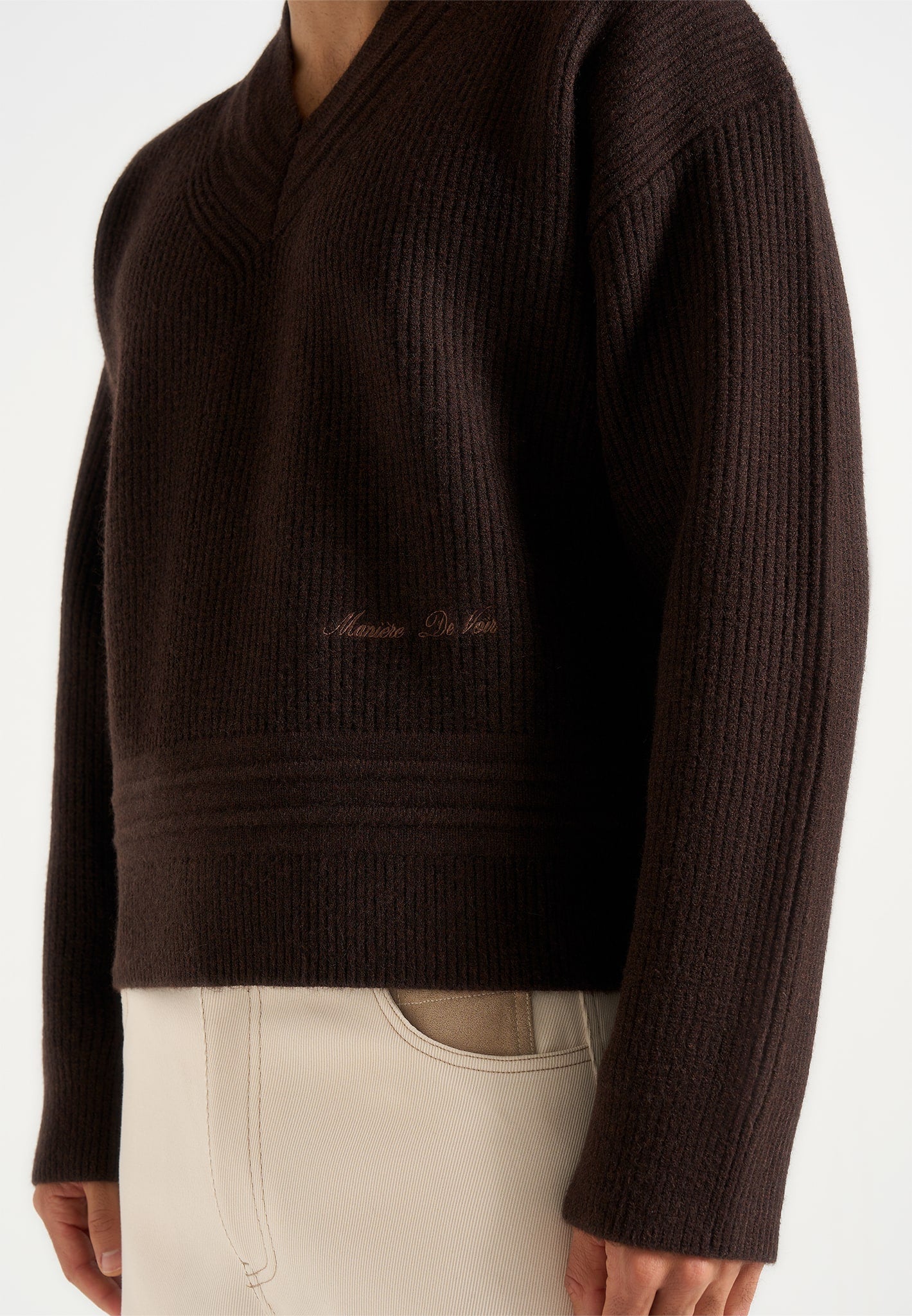 Rémi - V-Neck Signature Knit Jumper - Brown